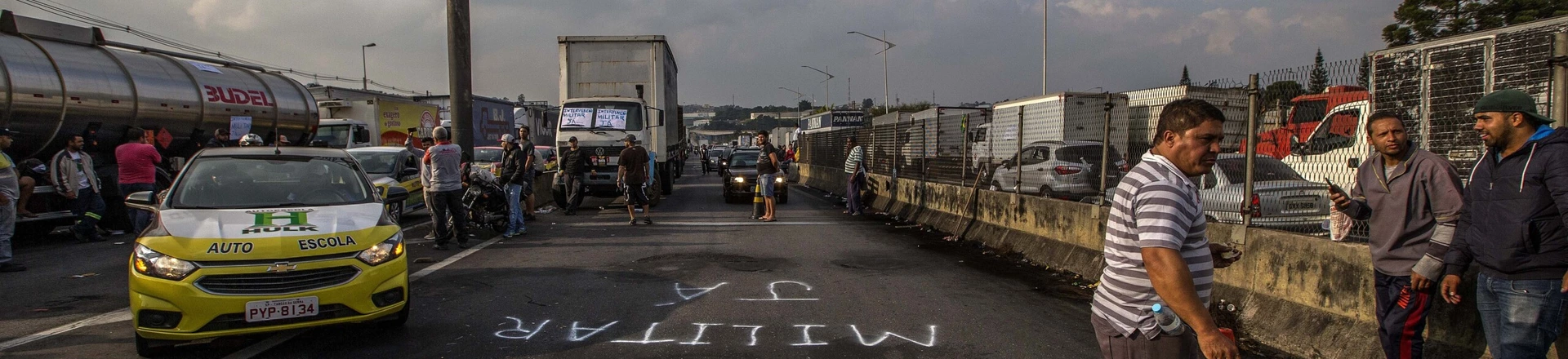 Caminhoneiros e seus patrões fornecem combustível ao golpismo. Temer é o principal artífice do caos Caminhoneiros e seus patrões fornecem combustível ao golpismo. Temer é o principal artífice do caos