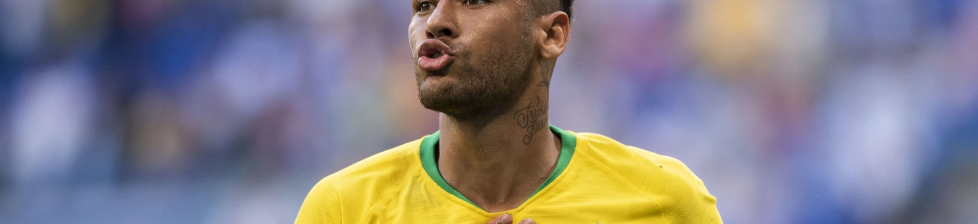 Foram as críticas, e não o puxa-saquismo, que ajudaram Neymar a melhorar na Copa