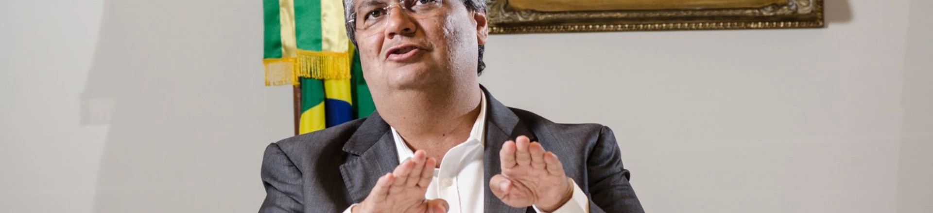 Para o governador e ex-juiz, a legitimidade da atuação de Moro, que já era frágil, foi jogada por terra no momento em que ele aceitou ser ministro de Bolsonaro. Para o governador e ex-juiz, a legitimidade da atuação de Moro, que já era frágil, foi jogada por terra no momento em que ele aceitou ser ministro de Bolsonaro.