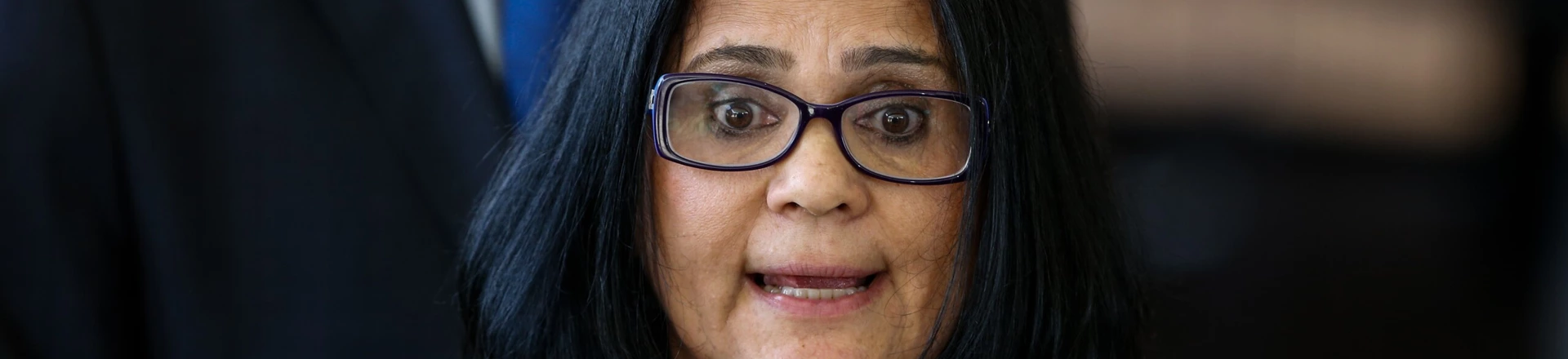 BRASÍLIA, DF, 06.12.2018 - Damares Alves, Direitos Humanos - A advogada e pastora evangélica Damares Alves, futura ministra de Mulher, Família e Direitos Humanos no governo Jair Bolsonaro, falou com a imprensa logo após ser anunciada pelo futuro ministro-chefe da Casa Civil, Onyx Lorenzoni. Nesta terça-feira (06), na sede do governo de transição, em Brasília. - (Foto: Walterson Rosa/FramePhoto/Folhapress) BRASÍLIA, DF, 06.12.2018 - Damares Alves, Direitos Humanos - A advogada e pastora evangélica Damares Alves, futura ministra de Mulher, Família e Direitos Humanos no governo Jair Bolsonaro, falou com a imprensa logo após ser anunciada pelo futuro ministro-chefe da Casa Civil, Onyx Lorenzoni. Nesta terça-feira (06), na sede do governo de transição, em Brasília. - (Foto: Walterson Rosa/FramePhoto/Folhapress)