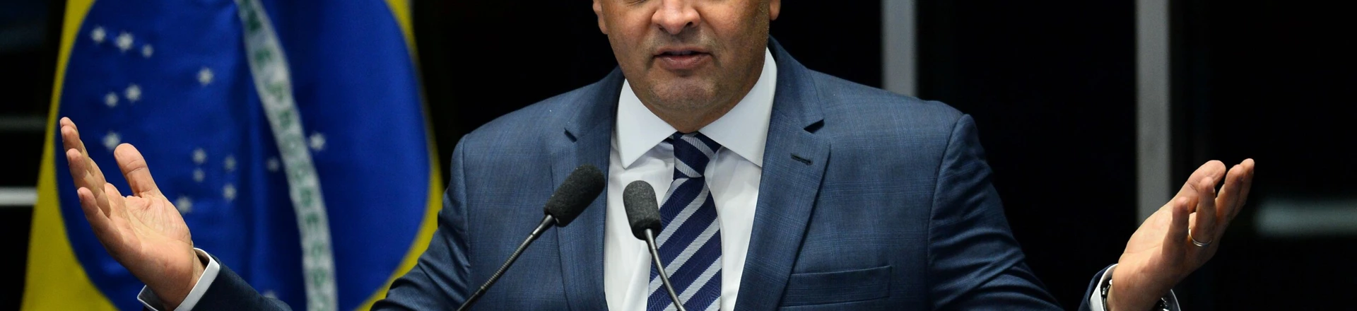 Opposition leader Senator Aecio Neves speaks during the senate impeachment trial of Brazilian suspended President Dilma Rousseff at the National Congress in Brasilia on August 30, 2016. 
Brazilian senators engaged in marathon debate Tuesday on the eve of voting on whether to strip Dilma Rousseff of the presidency and end 13 years of leftist rule in Latin America's biggest country. / AFP / ANDRESSA ANHOLETE        (Photo credit should read ANDRESSA ANHOLETE/AFP/Getty Images) Opposition leader Senator Aecio Neves speaks during the senate impeachment trial of Brazilian suspended President Dilma Rousseff at the National Congress in Brasilia on August 30, 2016. 
Brazilian senators engaged in marathon debate Tuesday on the eve of voting on whether to strip Dilma Rousseff of the presidency and end 13 years of leftist rule in Latin America's biggest country. / AFP / ANDRESSA ANHOLETE        (Photo credit should read ANDRESSA ANHOLETE/AFP/Getty Images)