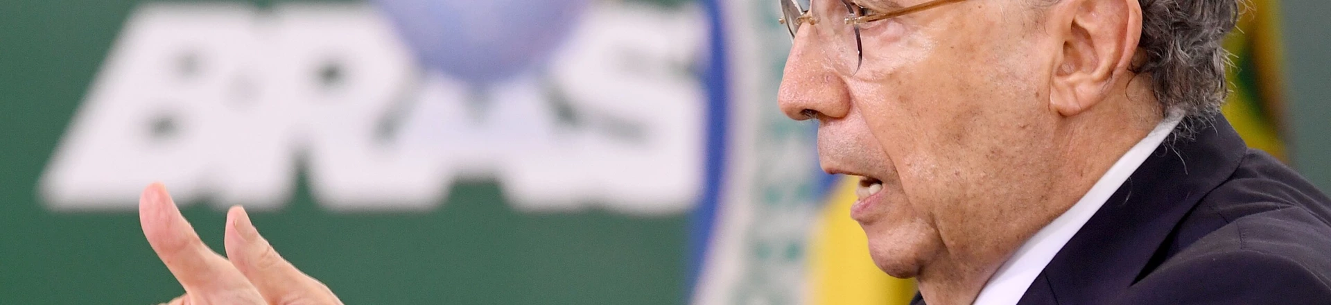 Brazilian Finance Minister Henrique Meirelles speaks during a ceremony to announce measures to make access to labour rights more flexible at Planalto Palace in Brasilia on February 14, 2017.The Government expects the injection of R$ 40 billion (around U$ 13 billion) in the economy with the access of workers to amounts retained in the guarantee fund. / AFP / EVARISTO SA (Photo credit should read EVARISTO SA/AFP/Getty Images) Brazilian Finance Minister Henrique Meirelles speaks during a ceremony to announce measures to make access to labour rights more flexible at Planalto Palace in Brasilia on February 14, 2017.The Government expects the injection of R$ 40 billion (around U$ 13 billion) in the economy with the access of workers to amounts retained in the guarantee fund. / AFP / EVARISTO SA (Photo credit should read EVARISTO SA/AFP/Getty Images)