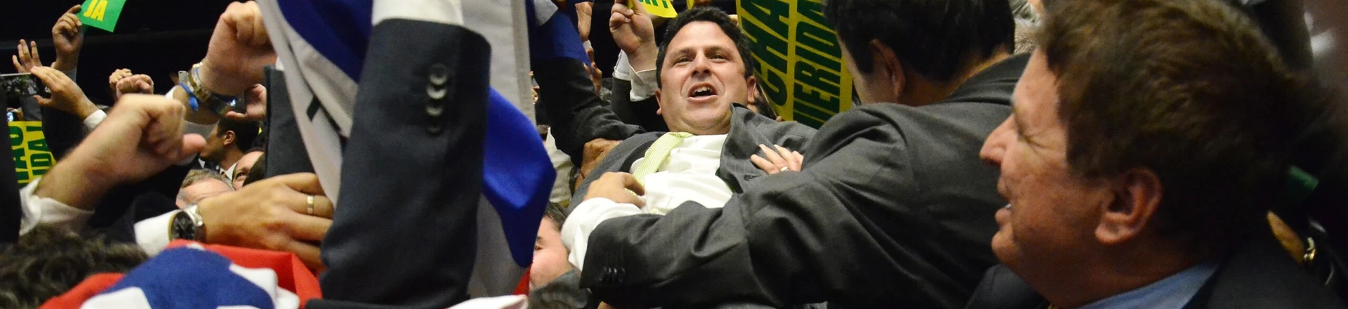 BRASÍLIA, DF - 17.04.2016: DILMA-IMPEACHMENT - O deputado Bruno Cavalcanti de Araújo (PSDB-PE) dá voto decisivo para a abertura do processo de impeachment de Dilma Rousseff (PT), durante sessão da Câmara dos Deputados, neste domingo. (Foto: Renato Costa/Folhapress) BRASÍLIA, DF - 17.04.2016: DILMA-IMPEACHMENT - O deputado Bruno Cavalcanti de Araújo (PSDB-PE) dá voto decisivo para a abertura do processo de impeachment de Dilma Rousseff (PT), durante sessão da Câmara dos Deputados, neste domingo. (Foto: Renato Costa/Folhapress)