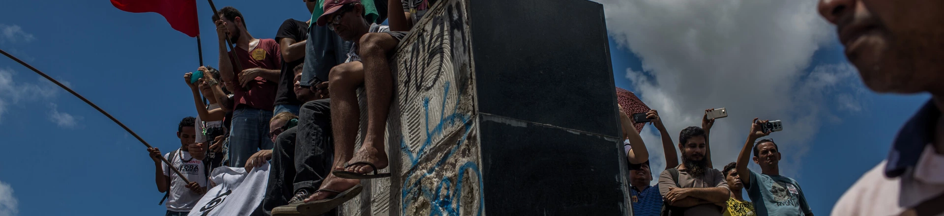 BELEM, BRAZIL - APRIL 28 : Thousands protest against the social welfare reform at the start of a nationwide strike called by unions opposing austerity reforms on April 28, 2017 in Belem, Brazil. The changes in the law proposed by President Michel Temer raise the age limit to retire and end various labor rights. The popularity of President Michel Temer is 4% according to opinion polls. (Photo by Victor Moriyama/Getty Images) BELEM, BRAZIL - APRIL 28 : Thousands protest against the social welfare reform at the start of a nationwide strike called by unions opposing austerity reforms on April 28, 2017 in Belem, Brazil. The changes in the law proposed by President Michel Temer raise the age limit to retire and end various labor rights. The popularity of President Michel Temer is 4% according to opinion polls. (Photo by Victor Moriyama/Getty Images)