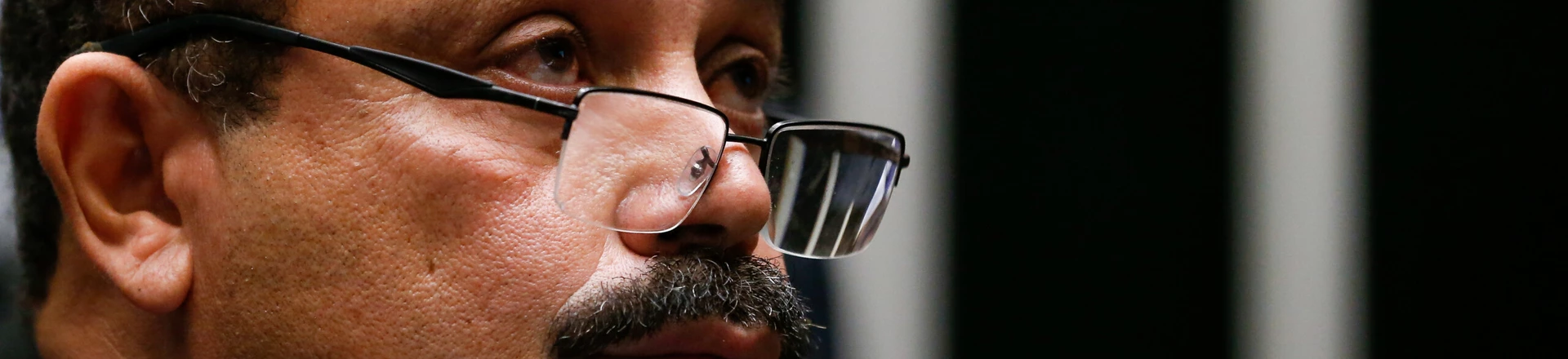 BRASÍLIA, DF, 17.05.2016: WALDIR-MARANHÃO - O presidente interino da Câmara dos Deputados, Waldir Maranhão (PP-MA), preside sessão na Casa, em Brasília (DF). Deputados de vários partidos foram a tribuna pedir a renúncia dele da presidência e o líder do DEM, deputado Pauderney Avelino (AM) estuda chamar uma questão de ordem pra declarar a vacância do cargo de presidente da casa. (Foto: Pedro Ladeira/Folhapress) BRASÍLIA, DF, 17.05.2016: WALDIR-MARANHÃO - O presidente interino da Câmara dos Deputados, Waldir Maranhão (PP-MA), preside sessão na Casa, em Brasília (DF). Deputados de vários partidos foram a tribuna pedir a renúncia dele da presidência e o líder do DEM, deputado Pauderney Avelino (AM) estuda chamar uma questão de ordem pra declarar a vacância do cargo de presidente da casa. (Foto: Pedro Ladeira/Folhapress)