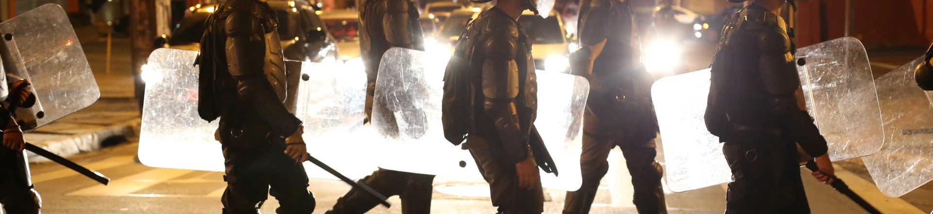 SÃO PAULO, SP, 04.09.2016: PROTESTOS-TEMER - Militantes das frentes "Brasil Popular" e "Povo sem Medo" organizam ato em repúdio ao presidente Michel Temer, na avenida Paulista no centro de São Paulo, na tarde deste domingo (4). (Foto: Bruno Poletti/Folhapress) SÃO PAULO, SP, 04.09.2016: PROTESTOS-TEMER - Militantes das frentes "Brasil Popular" e "Povo sem Medo" organizam ato em repúdio ao presidente Michel Temer, na avenida Paulista no centro de São Paulo, na tarde deste domingo (4). (Foto: Bruno Poletti/Folhapress)