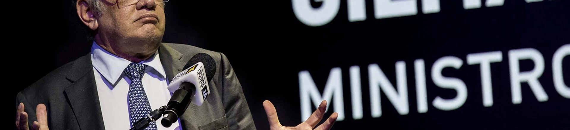 SÃO PAULO, SP, 26.06.2017: GILMAR-MENDES - O ministro do STF (Supremo Tribunal Federal) Gilmar Mendes durante palestra ''Reforma Política Já!'' , organizada pela Fiesp (Federação das Indústrias do Estado de São Paulo), em São Paulo (SP). (Foto: Marlene Bergamo/Folhapress) SÃO PAULO, SP, 26.06.2017: GILMAR-MENDES - O ministro do STF (Supremo Tribunal Federal) Gilmar Mendes durante palestra ''Reforma Política Já!'' , organizada pela Fiesp (Federação das Indústrias do Estado de São Paulo), em São Paulo (SP). (Foto: Marlene Bergamo/Folhapress)