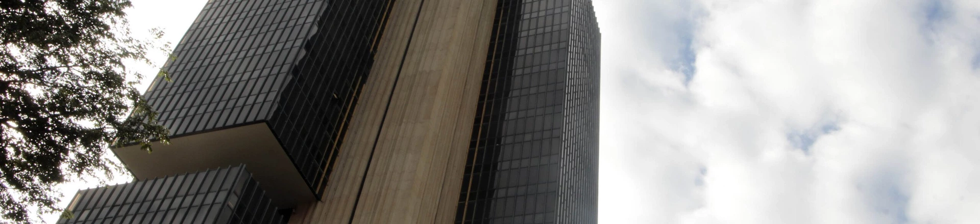 BRASÍLIA, DF, 17.05.2016: BANCO-CENTRAL - Sede do Banco Central do Brasil em Brasília. (Foto: Claudio Reis/Eleven/Folhapress)