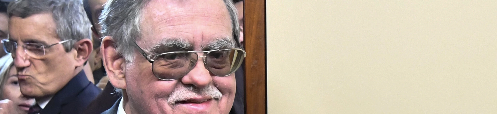 BRASÍLIA, DF, 05.07.2017: TEMER-DENUNCIAS - O advogado Antônio Claudio Mariz de Oliveira entregou na tarde desta quarta-feira (5) a defesa do presidente Michel Temer, abrindo a contagem de prazo para que a CCJ (Comissão de Constituição e Justiça) da Câmara se manifeste sobre a denúncia de que o presidente Michel Temer cometeu crime de corrupção passiva. (Foto: Mateus Bonomi/Agif/Folhapress) BRASÍLIA, DF, 05.07.2017: TEMER-DENUNCIAS - O advogado Antônio Claudio Mariz de Oliveira entregou na tarde desta quarta-feira (5) a defesa do presidente Michel Temer, abrindo a contagem de prazo para que a CCJ (Comissão de Constituição e Justiça) da Câmara se manifeste sobre a denúncia de que o presidente Michel Temer cometeu crime de corrupção passiva. (Foto: Mateus Bonomi/Agif/Folhapress)