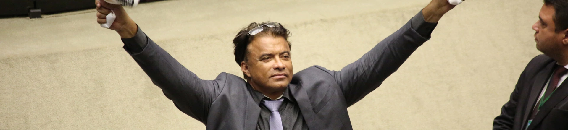 BRASÍLIA,DF,02.08.2017:DENÚNCIA-CONTRA-TEMER-VOTAÇÃO-PARECER-CÂMARA - Movimentação durante votação do parecer que recomenda a rejeição da denúncia feita pela Procuradoria Geral da República contra o presidente do Brasil, Michel Temer por corrupção passiva, na Câmara dos Deputados em Brasília (DF), nesta quarta-feira (02). (Foto: Fátima Meira/Futura Press/Folhapress) BRASÍLIA,DF,02.08.2017:DENÚNCIA-CONTRA-TEMER-VOTAÇÃO-PARECER-CÂMARA - Movimentação durante votação do parecer que recomenda a rejeição da denúncia feita pela Procuradoria Geral da República contra o presidente do Brasil, Michel Temer por corrupção passiva, na Câmara dos Deputados em Brasília (DF), nesta quarta-feira (02). (Foto: Fátima Meira/Futura Press/Folhapress)