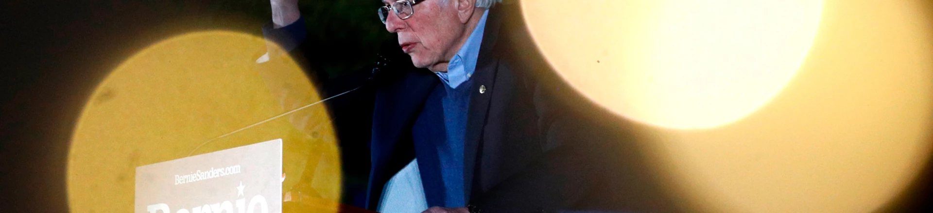 Candidato à presidência dos EUA pelo Partido Democrata, o senador independente de Vermont Bernie Sanders fala em evento de sua campanha na reserva natural Springs Preserve (Los Angeles, Califórnia) em 21 de fevereiro de 2020. Candidato à presidência dos EUA pelo Partido Democrata, o senador independente de Vermont Bernie Sanders fala em evento de sua campanha na reserva natural Springs Preserve (Los Angeles, Califórnia) em 21 de fevereiro de 2020.