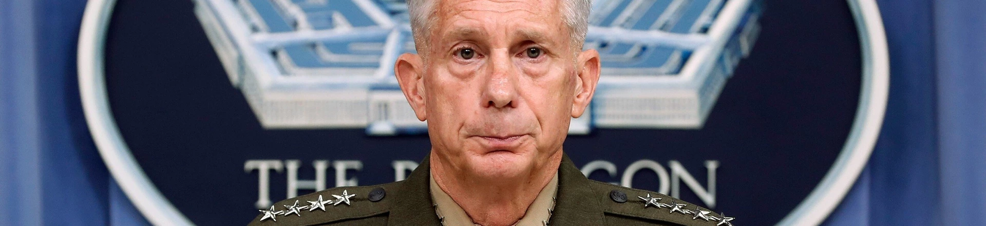 O general da Marinha e comandante do Comando dos EUA na África, Thomas D. Waldhauser, fala à imprensa no Pentágono, em 10 de maio de 2018.