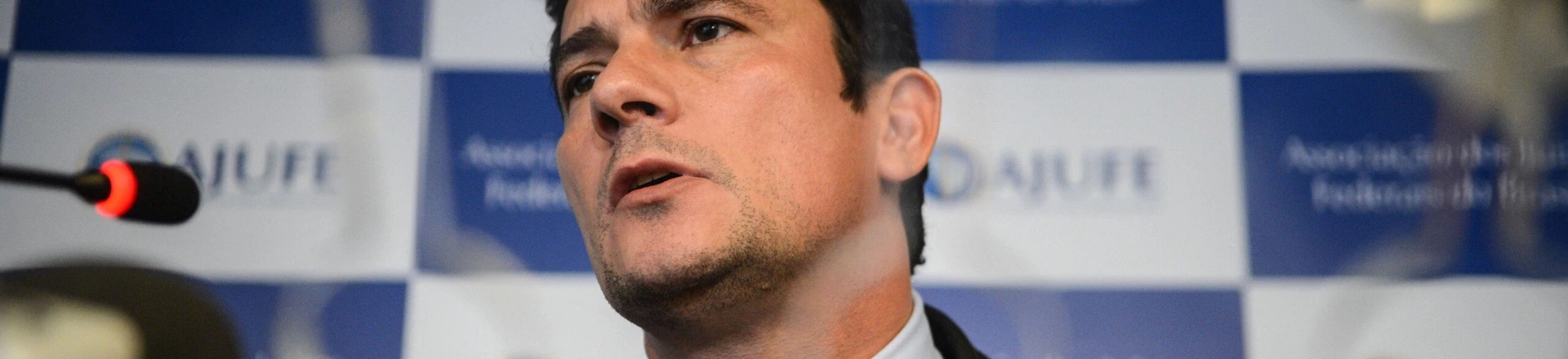 Brasília- DF- Brasil- 07/04/2015- O juiz federal Sérgio Moro participa de apresentação de um conjunto de medidas contra a impunidade e pela efetividade da Justiça, na sede Associação dos Juízes Federais do Brasil (Fabio Rodrigues Pozzebom/Agência Brasil) Brasília- DF- Brasil- 07/04/2015- O juiz federal Sérgio Moro participa de apresentação de um conjunto de medidas contra a impunidade e pela efetividade da Justiça, na sede Associação dos Juízes Federais do Brasil (Fabio Rodrigues Pozzebom/Agência Brasil)