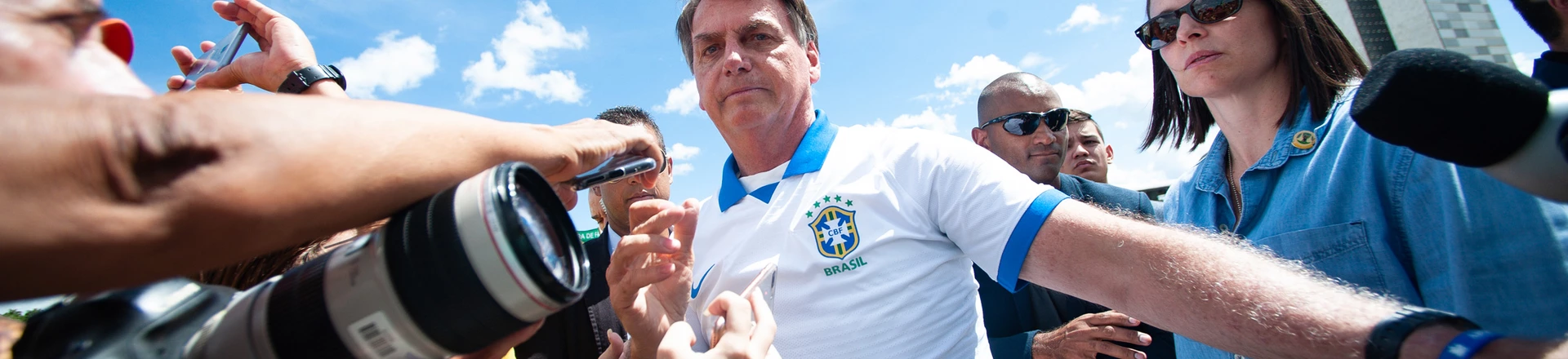 Mensagem foi enviada pelo WhatsApp a bolsonaristas de Volta Redonda enquanto protestos ocorriam; cidade tem caso suspeito de Covid-19. Mensagem foi enviada pelo WhatsApp a bolsonaristas de Volta Redonda enquanto protestos ocorriam; cidade tem caso suspeito de Covid-19.