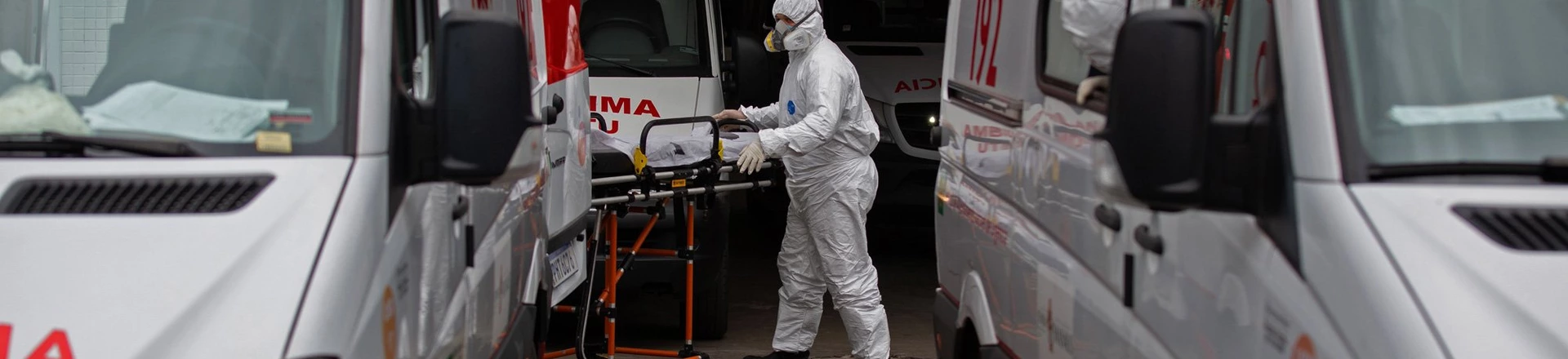 A patient arrives at the 28 de Agosto Hospital in Manaus, Amazon State, Brazil, on January 14, 2021, amid the novel coronavirus, COVID-19, pandemic. - Manaus is facing a shortage of oxygen supplies and bed space as the city has been overrun by a second surge in COVID-19 cases and deaths. A patient arrives at the 28 de Agosto Hospital in Manaus, Amazon State, Brazil, on January 14, 2021, amid the novel coronavirus, COVID-19, pandemic. - Manaus is facing a shortage of oxygen supplies and bed space as the city has been overrun by a second surge in COVID-19 cases and deaths.