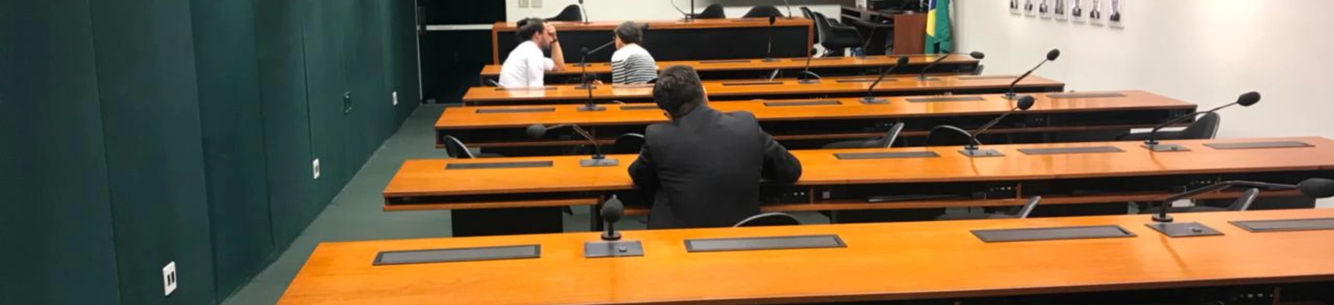 Reunião de Comissão de Combate à Violência contra Jovens da Câmara é cancelada por falta de quórum. Reunião de Comissão de Combate à Violência contra Jovens da Câmara é cancelada por falta de quórum.