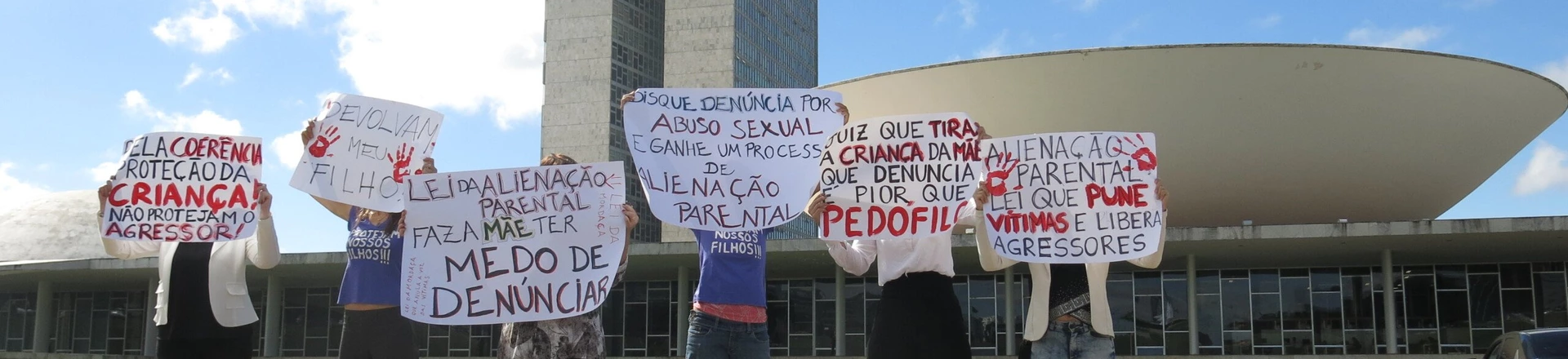 23 mães acusaram homens de abusos contra seus filhos, mas foram enquadradas na lei do Alienamento Parental e hoje estão afastadas das crianças. 23 mães acusaram homens de abusos contra seus filhos, mas foram enquadradas na lei do Alienamento Parental e hoje estão afastadas das crianças.