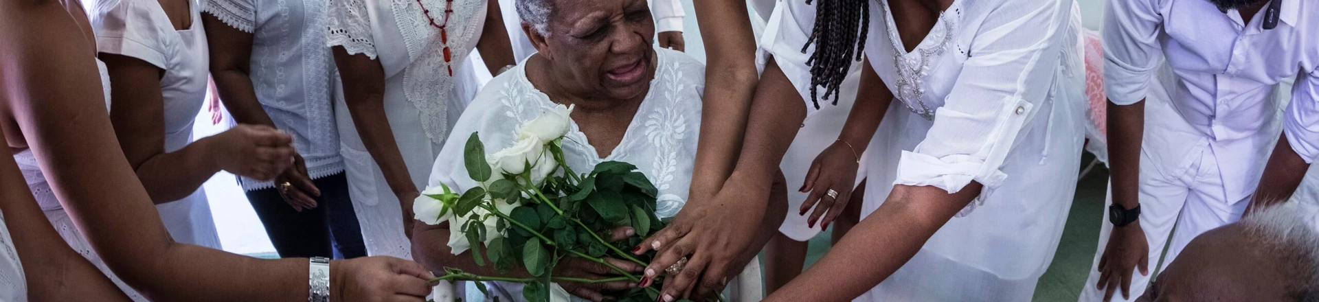 Homenagem da família da colunista a sua tia-avó, dona Nunu, a única remanescente da linha de mulheres que por seis gerações criou a todos os filhos e netos sozinhas. Homenagem da família da colunista a sua tia-avó, dona Nunu, a única remanescente da linha de mulheres que por seis gerações criou a todos os filhos e netos sozinhas.