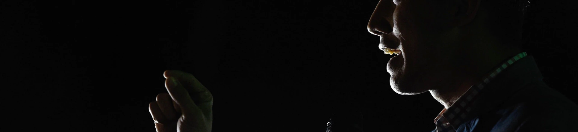 O presidente da Assembleia Nacional da Venezuela, Juan Guaidó, fala para uma multidão de apoiadores da oposição durante comício em Caracas, Venezuela, em 16 de janeiro. O presidente da Assembleia Nacional da Venezuela, Juan Guaidó, fala para uma multidão de apoiadores da oposição durante comício em Caracas, Venezuela, em 16 de janeiro.