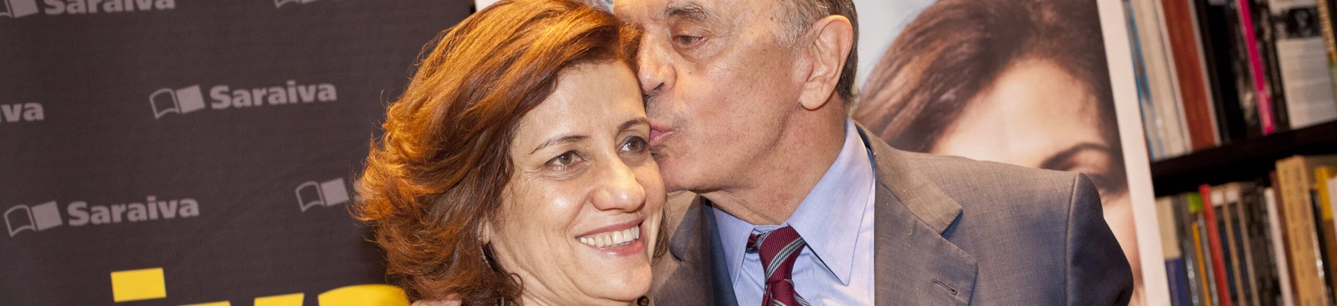 SAO PAULO, SP, BRASIL, 06-08-2015, 20h00: Miriam Leitao e Jose Serra, no lancamento do livro 'Historia do Futuro' de Miriam Leitao, na Livraria Saraiva do Shopping Higienopolis. (Foto: Ze Carlos Barretta/Folhapress MONICA BERGAMO) SAO PAULO, SP, BRASIL, 06-08-2015, 20h00: Miriam Leitao e Jose Serra, no lancamento do livro 'Historia do Futuro' de Miriam Leitao, na Livraria Saraiva do Shopping Higienopolis. (Foto: Ze Carlos Barretta/Folhapress MONICA BERGAMO)