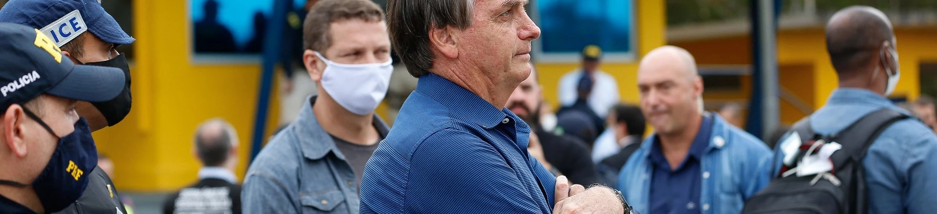 Diante da possibilidade de derrota, Bolsonaro usa a PRF para tentar manipular eleição Diante da possibilidade de derrota, Bolsonaro usa a PRF para tentar manipular eleição