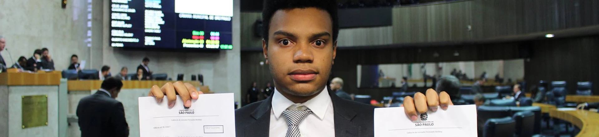 Fernando Holiday do MBL quer aplicar Escola Sem Partido na marra Fernando Holiday do MBL quer aplicar Escola Sem Partido na marra