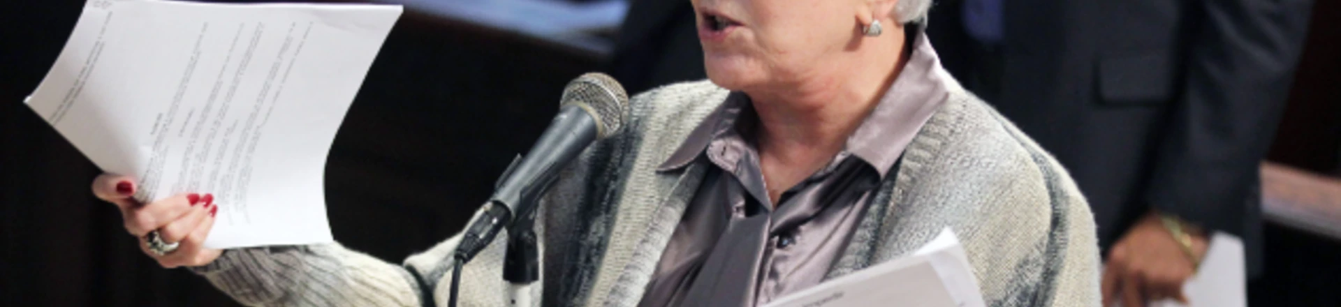 Deputada Cidinha Campos discursa na Alerj. Deputada Cidinha Campos discursa na Alerj.