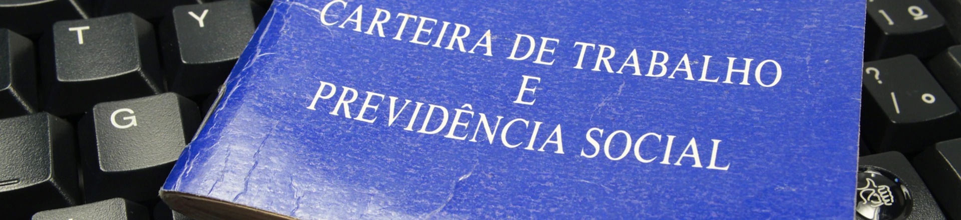 Carteira de Trabalho e Previdência Social. Foto: Marcos Santos/USP Imagens Carteira de Trabalho e Previdência Social. Foto: Marcos Santos/USP Imagens