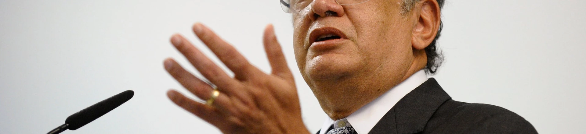 O Instituto Legislativo Brasileiro (ILB) promove aula inaugural para marcar o início do ano letivo dos cursos de pós-graduação lato sensu, com palestra do ministro do Supremo Tribunal Federal Gilmar Mendes sobre o tema “Reforma política: novos rumos da democracia brasileira”. Foto: Edilson Rodrigues/Agência Senado O Instituto Legislativo Brasileiro (ILB) promove aula inaugural para marcar o início do ano letivo dos cursos de pós-graduação lato sensu, com palestra do ministro do Supremo Tribunal Federal Gilmar Mendes sobre o tema “Reforma política: novos rumos da democracia brasileira”. Foto: Edilson Rodrigues/Agência Senado