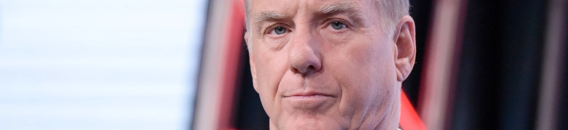 Howard Dean participa de um painel durante a turnê de verão da PBS Television Critics Association em Beverly Hills, Califórnia, em 29 de julho de 2016. Howard Dean participa de um painel durante a turnê de verão da PBS Television Critics Association em Beverly Hills, Califórnia, em 29 de julho de 2016.