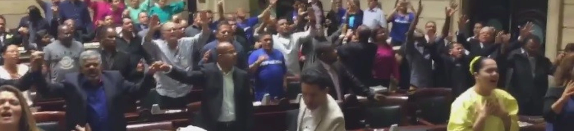 An evangelical prayer service was held in the chambers of the Rio de Janeiro City Council on September 29, led by a bishop of the Universal Church of the Kingdom of God who is also an elected city council member.
