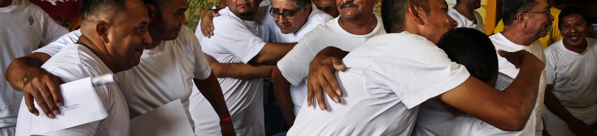 El Salvador quer parar a violência de gangues, mas o governo Trump segue apoiando ações baseadas na fracassada política “mãos de ferro”