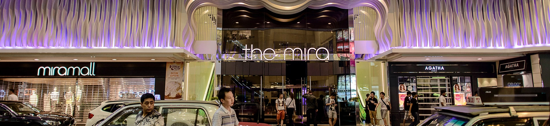 The Mira hotel in Hong Kong, where Edward Snowden had been staying, is pictured in Hong Kong on June 11, 2013.  Snowden, a 29-year-old US government contractor and the source who leaked details of a vast secret US program to monitor Internet users, was reported to have checked out of the Mira hotel on June 10.   AFP PHOTO / Philippe Lopez        (Photo credit should read PHILIPPE LOPEZ/AFP/Getty Images) The Mira hotel in Hong Kong, where Edward Snowden had been staying, is pictured in Hong Kong on June 11, 2013.  Snowden, a 29-year-old US government contractor and the source who leaked details of a vast secret US program to monitor Internet users, was reported to have checked out of the Mira hotel on June 10.   AFP PHOTO / Philippe Lopez        (Photo credit should read PHILIPPE LOPEZ/AFP/Getty Images)