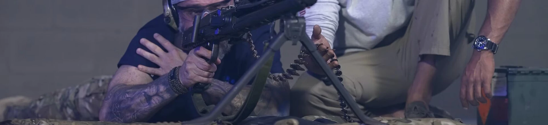 Spa do tiro: policiais atuam como instrutores em clube de tiro que aluga armas proibidas Spa do tiro: policiais atuam como instrutores em clube de tiro que aluga armas proibidas