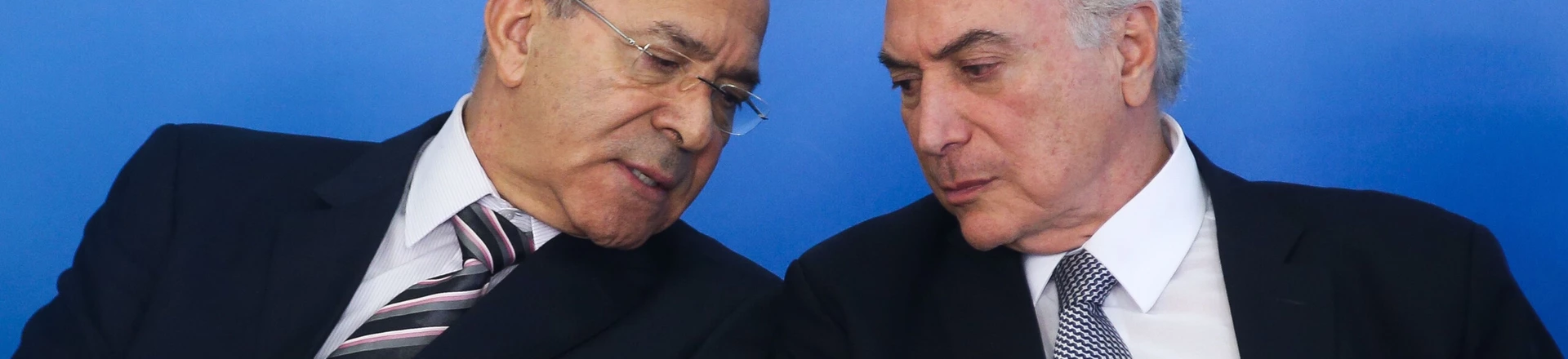 Brasília - O ministro da Casa Civil, Eliseu Padilha, e o presidente Michel Temer durante cerimônia de assinatura da medida provisória do Programa de Manutenção e Geração de Empregos (Antonio Cruz/Agência Brasil) Brasília - O ministro da Casa Civil, Eliseu Padilha, e o presidente Michel Temer durante cerimônia de assinatura da medida provisória do Programa de Manutenção e Geração de Empregos (Antonio Cruz/Agência Brasil)