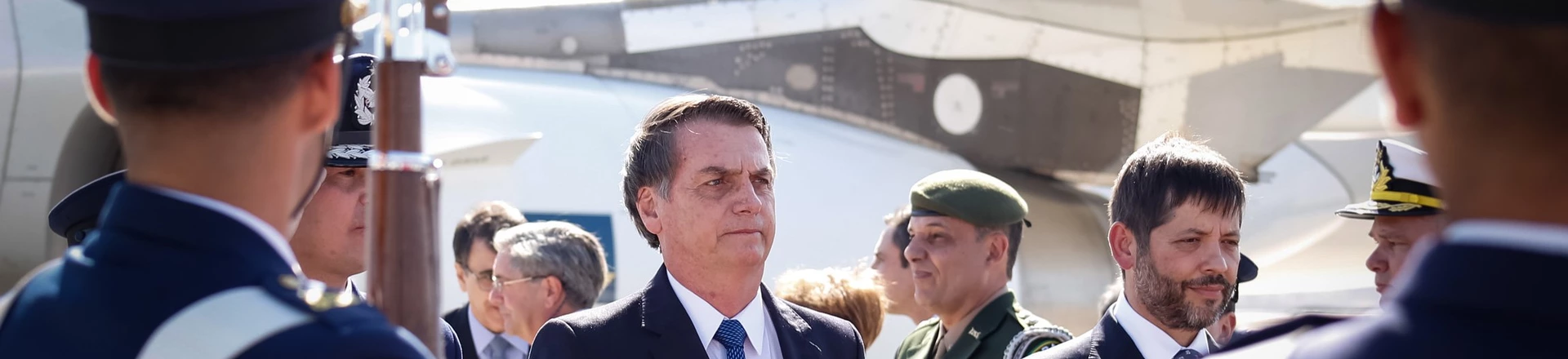 Paranoia de Bolsonaro com drones colocou em risco passageiros de 173 aviões no aeroporto de Brasília Paranoia de Bolsonaro com drones colocou em risco passageiros de 173 aviões no aeroporto de Brasília