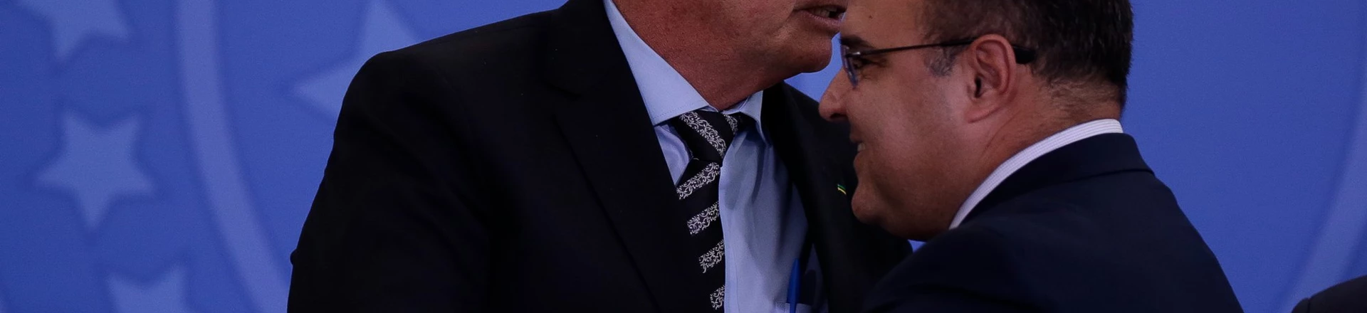 Ministro do TCU que vai julgar nova inelegibilidade de Bolsonaro já se reuniu com golpista para debater urnas eletrônicas Ministro do TCU que vai julgar nova inelegibilidade de Bolsonaro já se reuniu com golpista para debater urnas eletrônicas