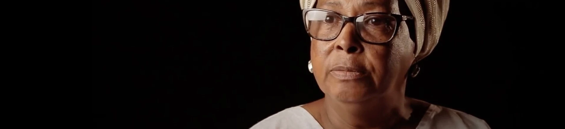 Mãe Bernadete, de óculos e turbante do candomblé. Ialorixá e líder do quilombo Pitanga dos Palmares foi assassinada no dia 17 de agosto, na Bahia. Mãe Bernadete, de óculos e turbante do candomblé. Ialorixá e líder do quilombo Pitanga dos Palmares foi assassinada no dia 17 de agosto, na Bahia.