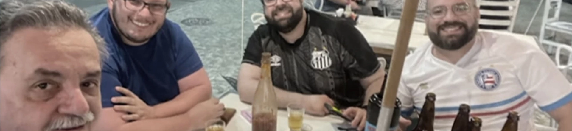 Médicos foram assassinados na madrugada desta quinta-feira enquanto estavam em um quiosque no Rio de Janeiro. Médicos foram assassinados na madrugada desta quinta-feira enquanto estavam em um quiosque no Rio de Janeiro.