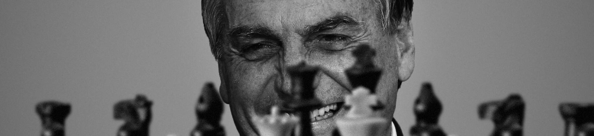 Jair Bolsonaro tentou derrubar a democracia brasileira. Para isso, contou com a ajuda dos militares, do agronegócio e de uma extensa rede de fake news. Jair Bolsonaro tentou derrubar a democracia brasileira. Para isso, contou com a ajuda dos militares, do agronegócio e de uma extensa rede de fake news.