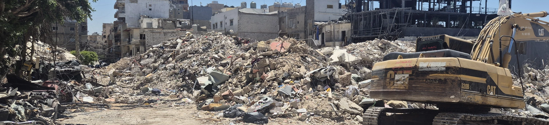 Bairros inteiros reduzidos a escombros ilustram o rastro de destruição deixado pelas tropas israelenses no Líbano (Foto: Leila Salim) Bairros inteiros reduzidos a escombros ilustram o rastro de destruição deixado pelas tropas israelenses no Líbano (Foto: Leila Salim)