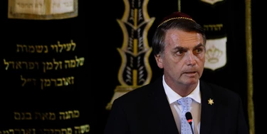 Nazistas brasileiros odeiam a esquerda e veneram Bolsonaro Nazistas brasileiros odeiam a esquerda e veneram Bolsonaro