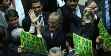Sessão da Câmara para votar PEC que limita gastos públicos Sessão da Câmara para votar PEC que limita gastos públicos