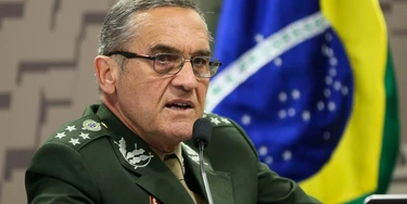 Brasília - O comandante do Exército, general Eduardo Dias da Costa Villas Boas, durante audiência pública na Comissão de Relações Exteriores e Defesa Nacional, do Senado (Marcelo Camargo/Agência Brasil) Brasília - O comandante do Exército, general Eduardo Dias da Costa Villas Boas, durante audiência pública na Comissão de Relações Exteriores e Defesa Nacional, do Senado (Marcelo Camargo/Agência Brasil)