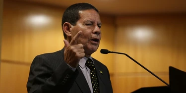 Você pensa em resistir ao fim do 13º? Cuidado: Bolsonaro ameaça terminar com ‘todos os ativismos’ Você pensa em resistir ao fim do 13º? Cuidado: Bolsonaro ameaça terminar com ‘todos os ativismos’