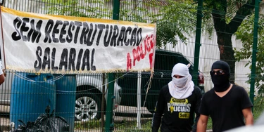 Motim no Ceará: como a justa luta por direitos dos policiais serve como palanque para políticos