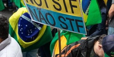 Pedidos de fechamento do STF se espalharam pelas ruas do país em atos pró-Bolsonaro no Dia da Independência. Pedidos de fechamento do STF se espalharam pelas ruas do país em atos pró-Bolsonaro no Dia da Independência.