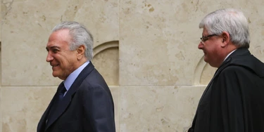 Brasília - O presidente Michel Temer e o ministro do STF, Rodrigo Janot participam de sessão comemorativa ao 28º aniversário da Constituição Federal do Brasil (José Cruz/Agência Brasil)