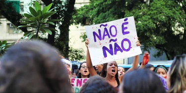 Mulheres se manifestam contra a cultura do estupro em protesto no Rio de Janeiro, em junho. Mulheres se manifestam contra a cultura do estupro em protesto no Rio de Janeiro, em junho.