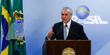 Para se segurar no cargo, Temer faz terrorismo sobre economia Para se segurar no cargo, Temer faz terrorismo sobre economia